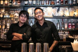 our-bartenders-set-the