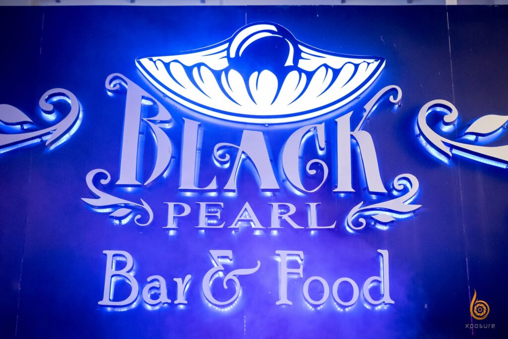 Black Pearl Bar